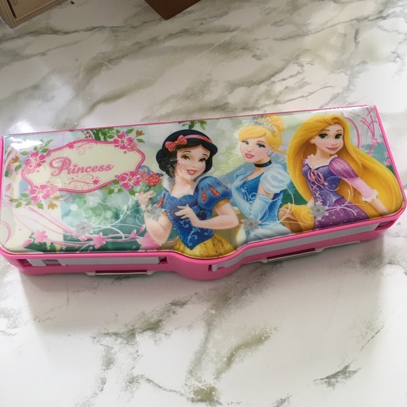 Disney Princess pencil case. Rapunzel, Snow white. - Picture 6 of 7